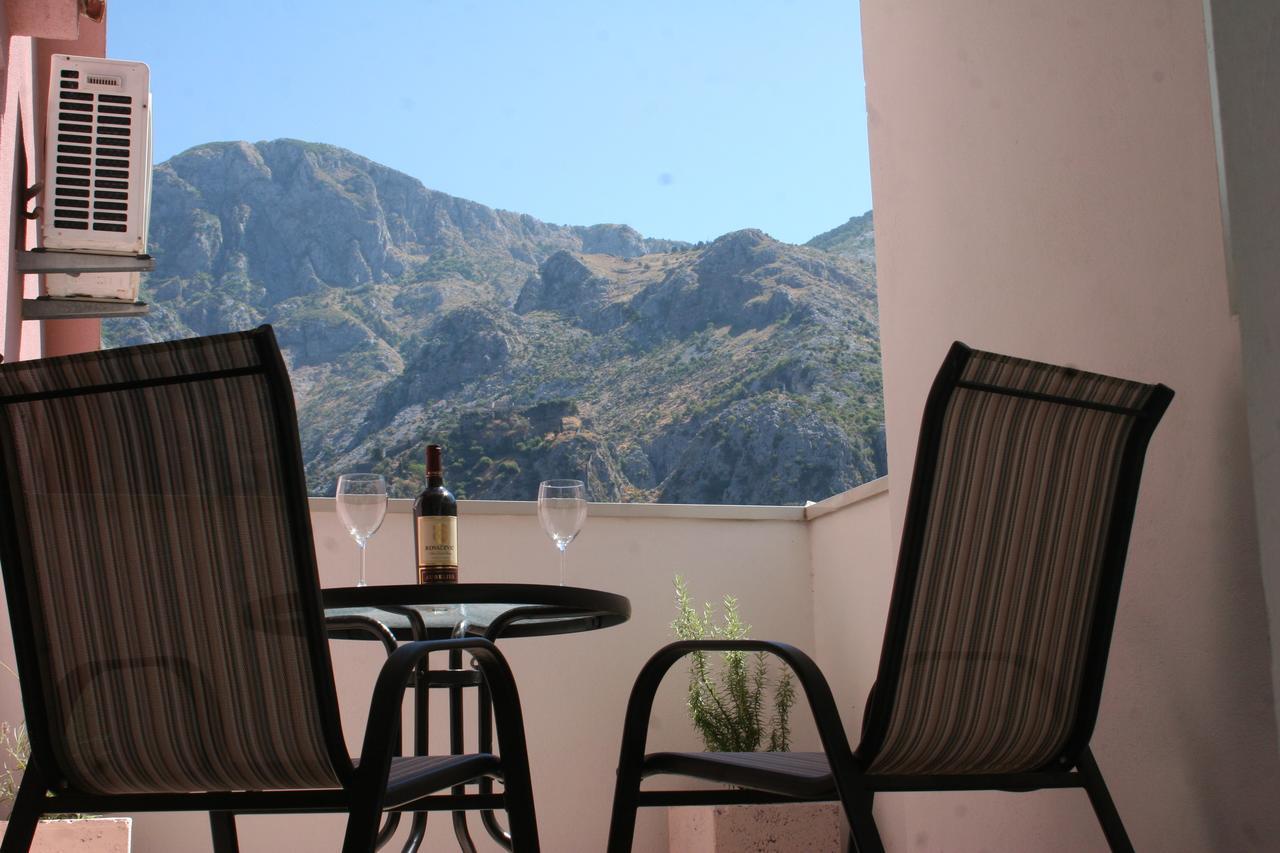 Maritimo Apartments Kotor Luaran gambar