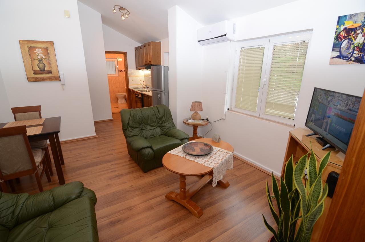 Maritimo Apartments Kotor Luaran gambar