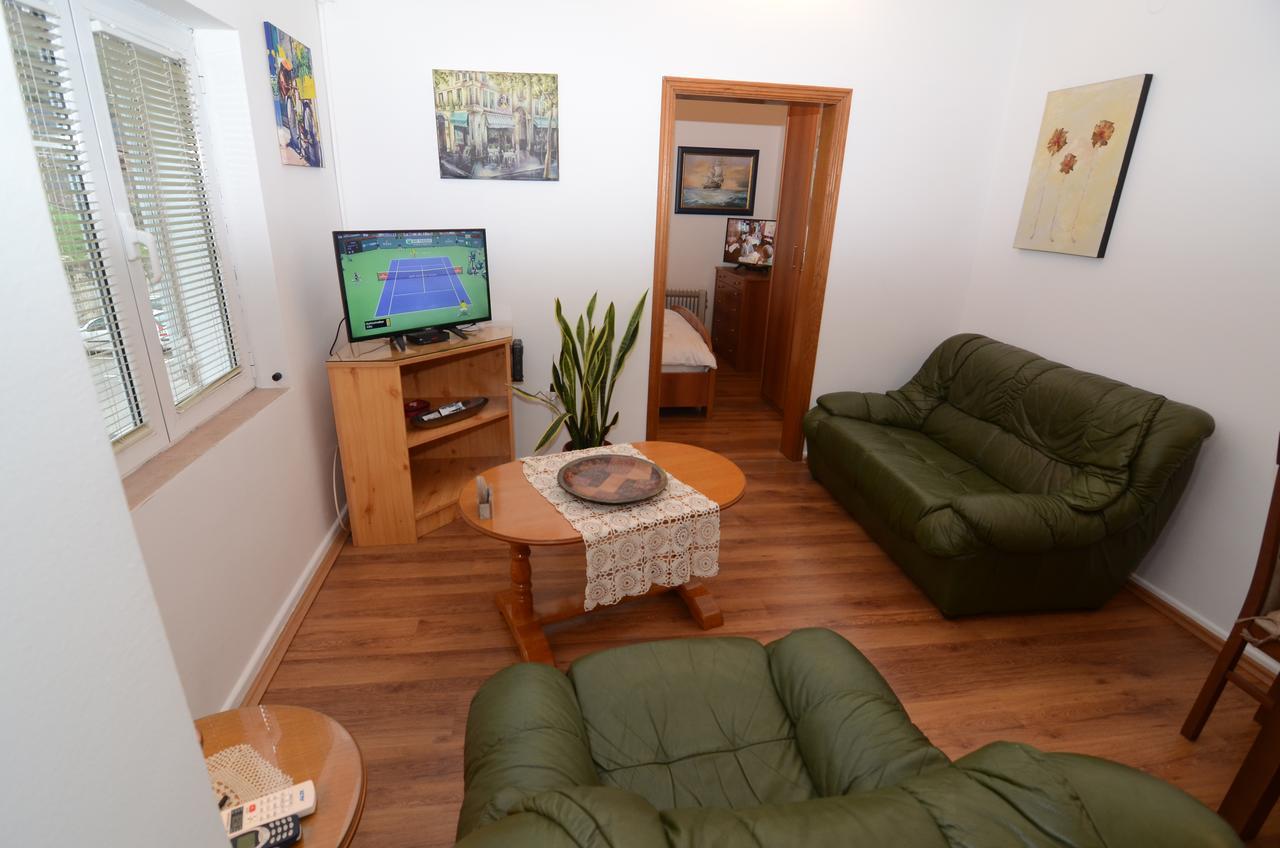 Maritimo Apartments Kotor Luaran gambar