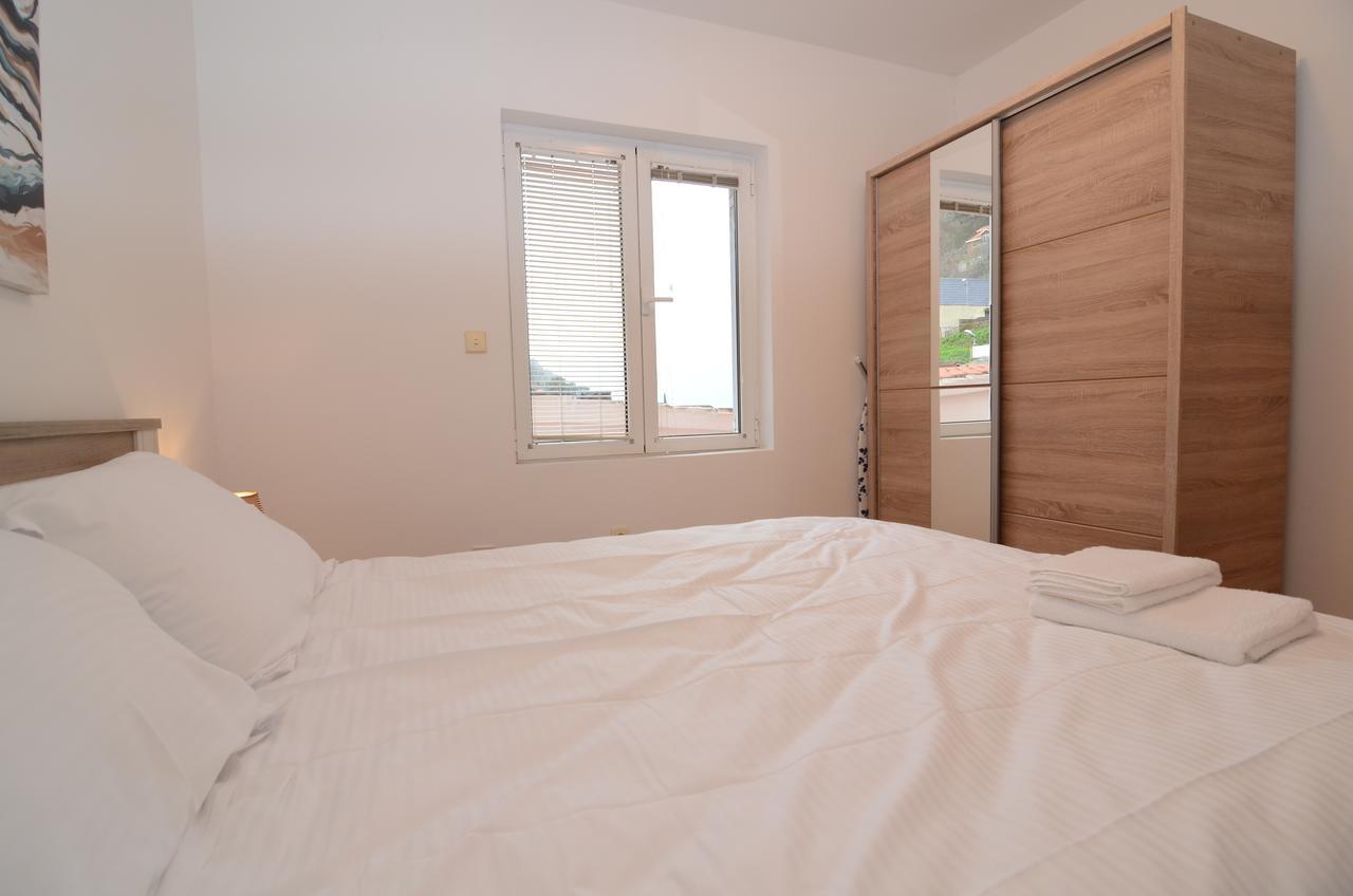 Maritimo Apartments Kotor Luaran gambar